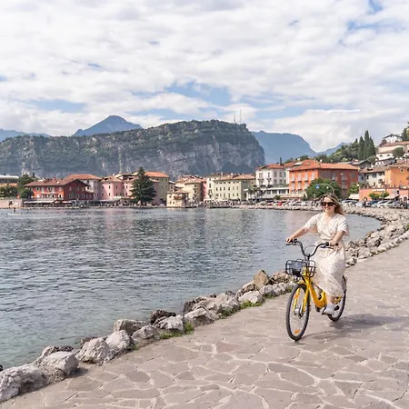 Ifigenia Готель Torbole Sul Garda